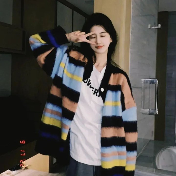 院子里的女人